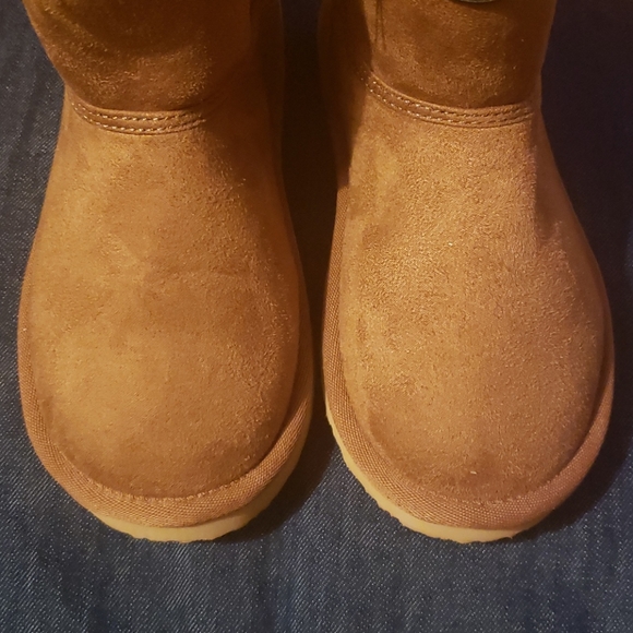 Winter Boot Sale - Picture 2 of 8